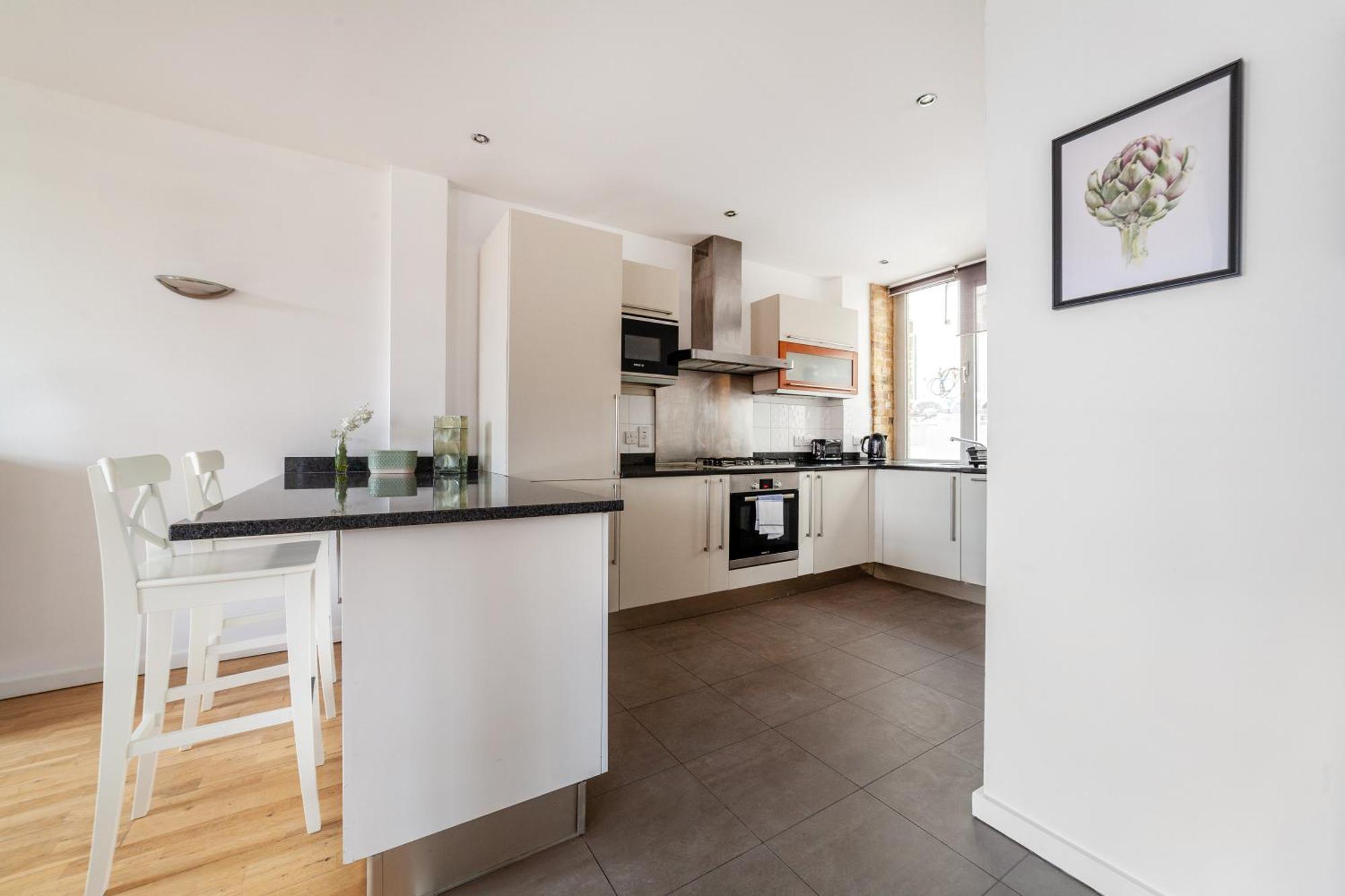 Elegance & Chic Design - 2-Bedroom Haven Londen Buitenkant foto